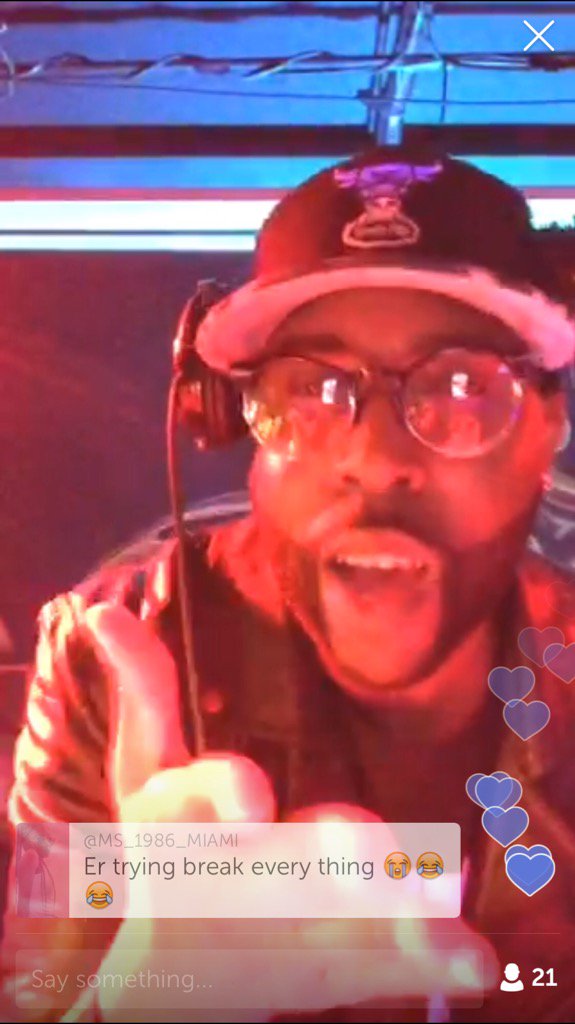 coach_fur's tweet photo. .@Only1DeejayER on #Periscope: #SAVE Spy Cam 👀 In the DJ Booth w/ #DeejayER ♻️⬆️✌️ #ReUpCre… https://t.co/3UDsSwX4HV https://t.co/TuYEZnTRQq