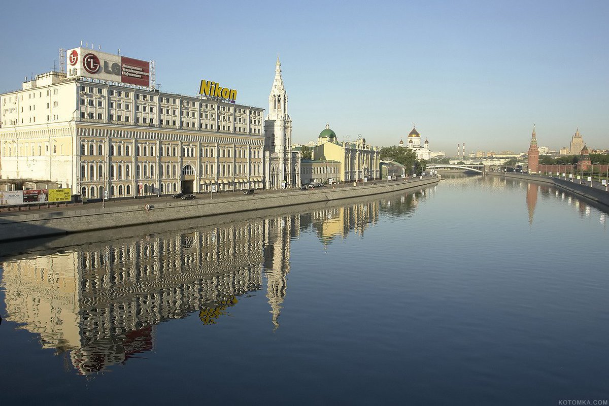 Город москва был основан на реке. Набережная Москва. Набережная москвереки. Реки Москвы. У набережной.