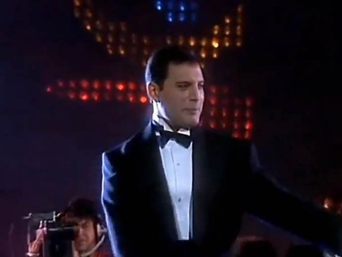 FREDDIE MERCURY Scholarship At ACM Announced ► queenrockband.blogspot.com/2016/05/freddi…