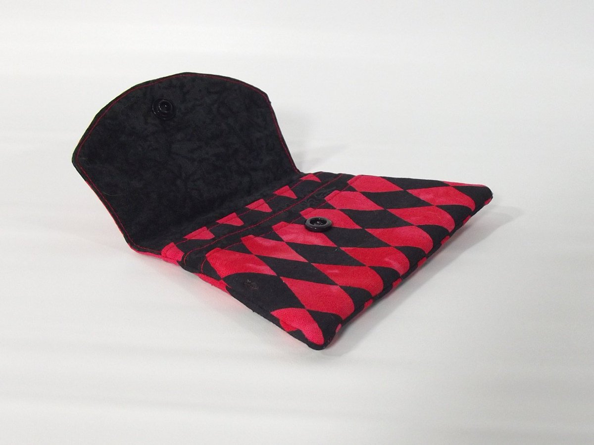 lilfoxdesigns's tweet photo. Small Harley Quinn fabric wallet - womens red cotton wallet - small credit card h… https://t.co/2nuABbX4z8 #etsymntt https://t.co/UAGDVJHcOk