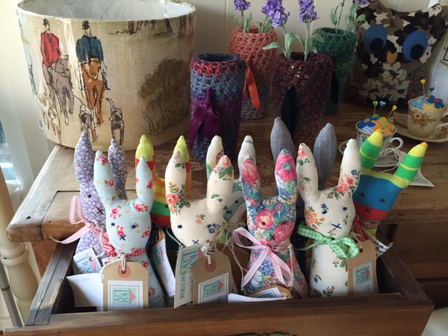 madeinfarnham's tweet photo. Check out @loveHemLiv visiting the summerhouse today @ThePackhouse lots of #homemade goodies 4 yr home https://t.co/ZBKDKnsnZd