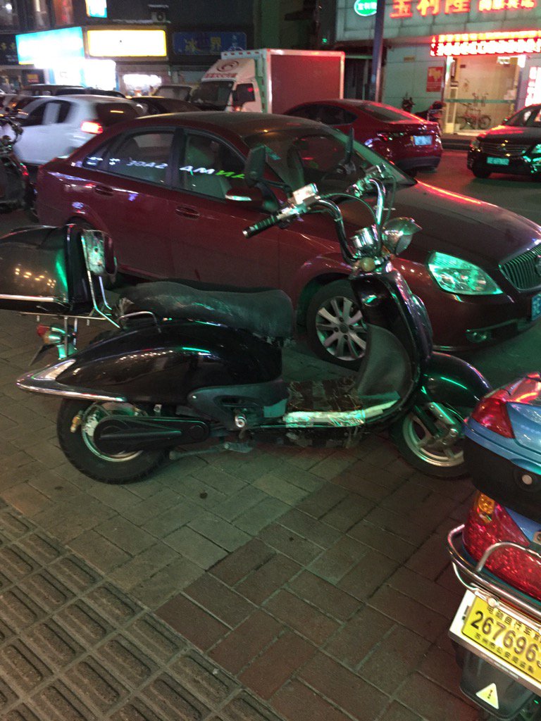 spr288's tweet photo. 中国のジョーカーは電動なんだ。知らなかった〜。笑 https://t.co/D6fVC1xVvy