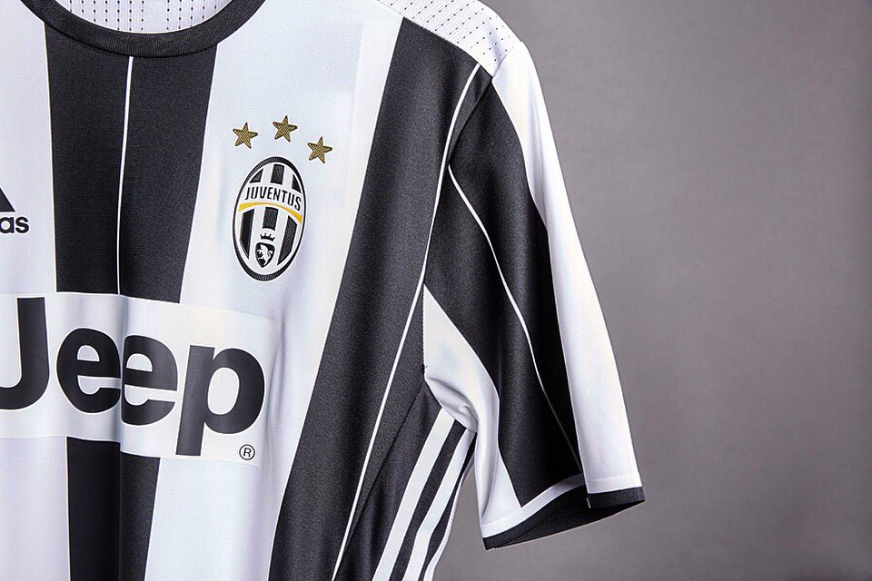 ProD_Soccer's tweet image. White with black stripes...or black with white stripes? The new @juventusfc home shirt sits in the top drawer.