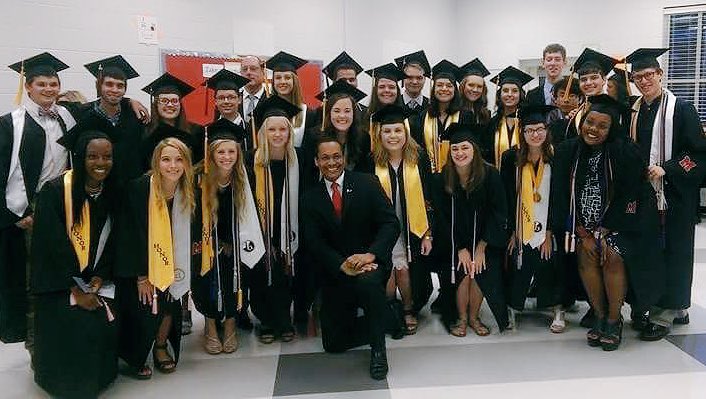 chicnormal_'s tweet image. ❤️🎓05.20.16🎓❤️