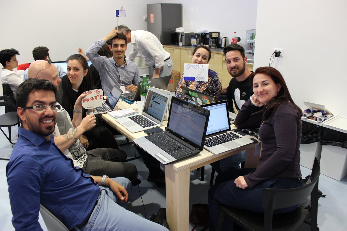 StartupRoma's tweet photo. Your Network First! Il tool per organizzare i tuoi contatti mail e liste personalizzate! #swroma16 #Roma #Tailormail https://t.co/2s4yuzaxMR