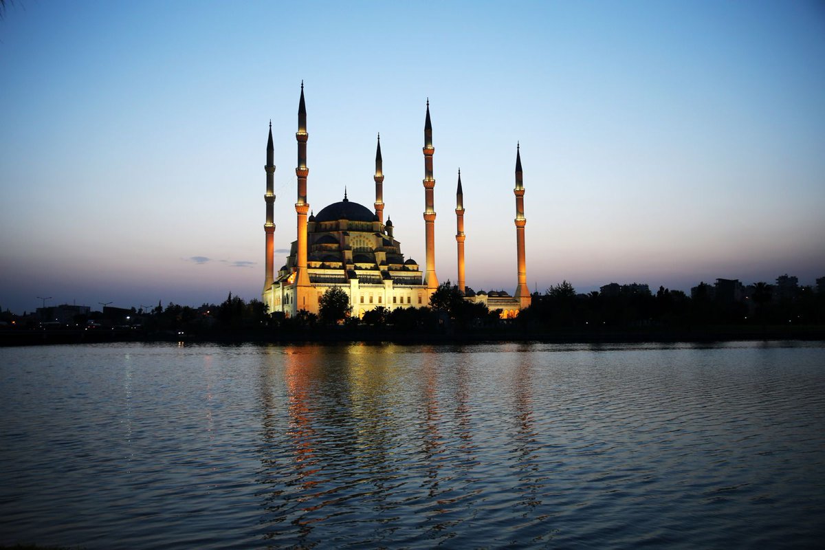 Sayın Rektörümüzün Berat Kandili Mesajı
ybu.edu.tr/content_detail…