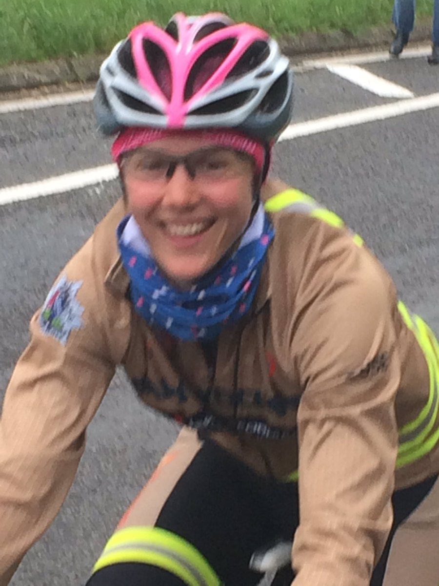 Vicw1's tweet photo. #jogle2016 good to see you all smiling up the hill at Warmington https://t.co/CpBWeN6yGh