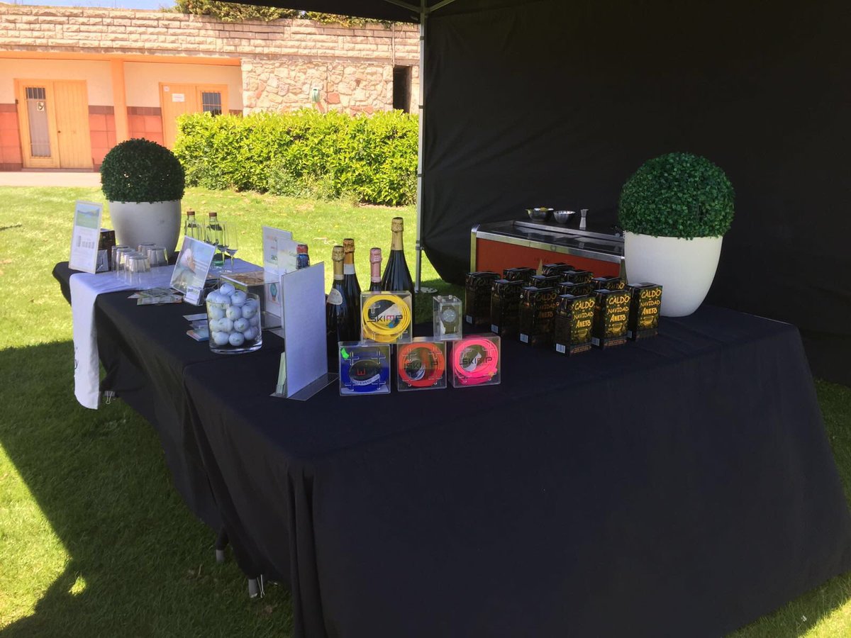 Hoy en golf Montanya <a href="/galaxy_golf/">GalaxyGolf</a> un gran village comercial con <a href="/Naaktime/">Naak Time</a> <a href="/skimpspain/">skimpspain</a> <a href="/AnetoNatural/">Aneto Natural</a> @aecc_es