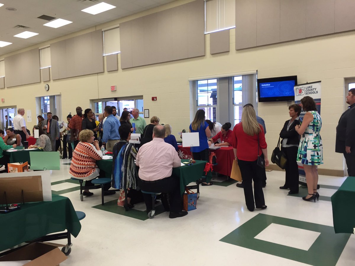 AlithCasey's tweet photo. Great turnout for LCS Job Fair! #JobFair2016 @TeachXLearn @quiana_peterson https://t.co/d71OqDePXf