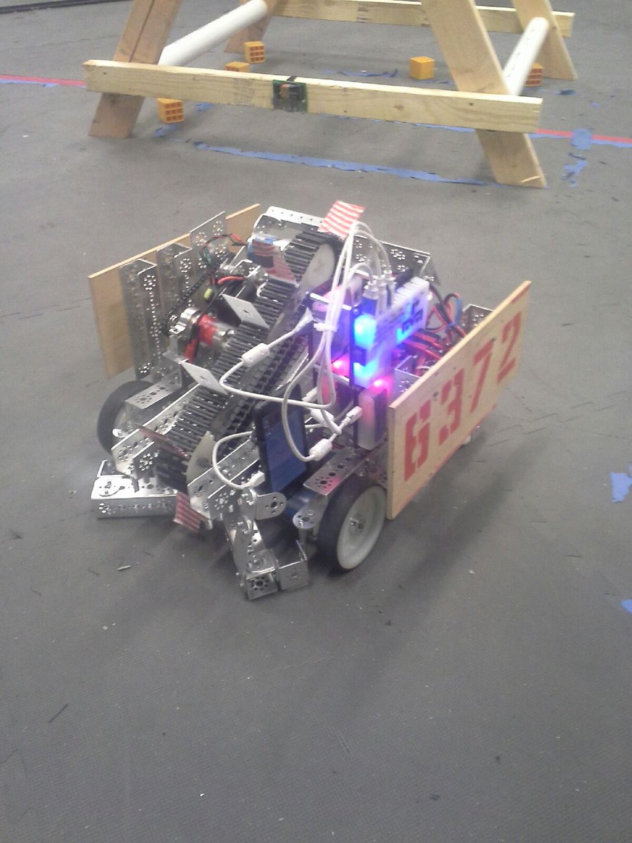 PatrioticRobots's tweet photo. Coming in the day before competition to get some more practice. We also added our number plates #PatrioticRobotics https://t.co/46cn7Hhn9U