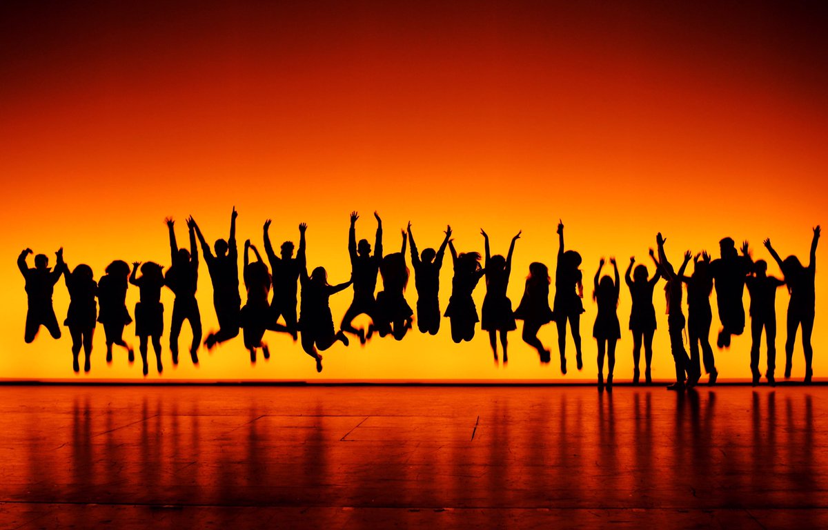 We hope everyone has a safe and fun prom tonight! ✨🌙