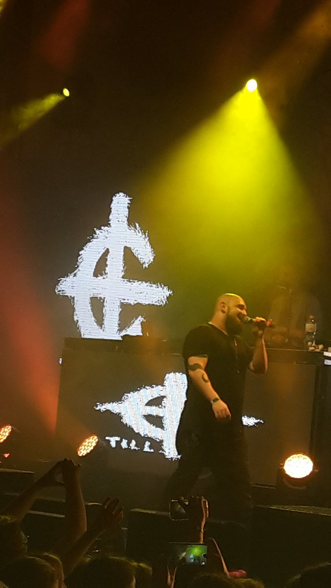 PiaPia2503's tweet photo. OBERHAUSEN ๐๐
#Bang #Swingdeinding ๐โค
Danke fรผr euren geilen auftritt und generell der Show ๐๐ @ApeCrime https://t.co/ObFhsxVBhe