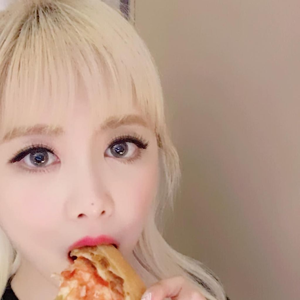 QulWang's tweet photo. [QSTAGRAM] 다 식은 피자 https://t.co/jWoMQtEF51