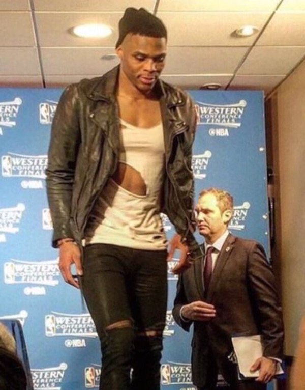 SCNotTopTen's tweet photo. The NBA got rid of this so called "Thug" wear... But is okay with this??? https://t.co/LNcebJebz0