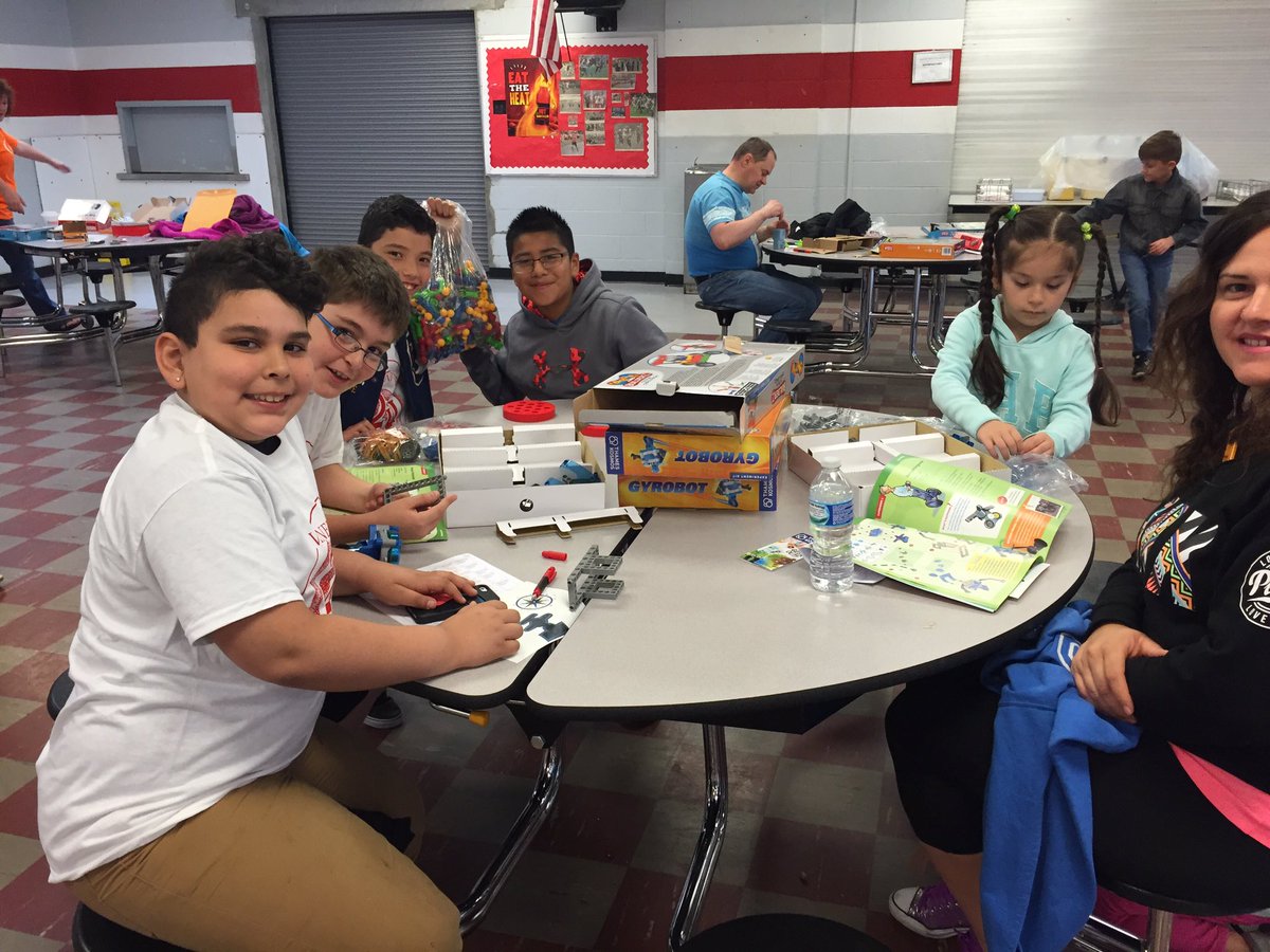 ncholly880's tweet photo. #mathandeladay Robotics fun! #vinelandpublicschools https://t.co/yWNoIeN8Ml