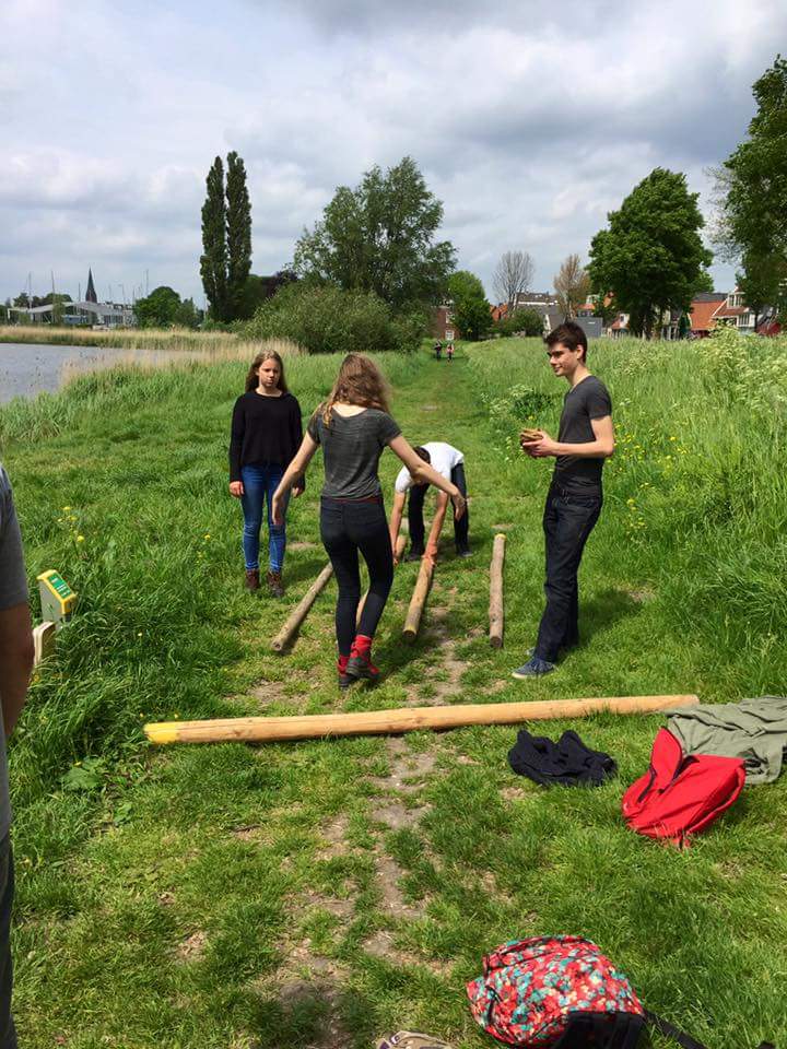 Slapen op een verhoging en vlottenbouwen... Scouts weekendje gaat goed! :) #scoutslife 💦 ⛺