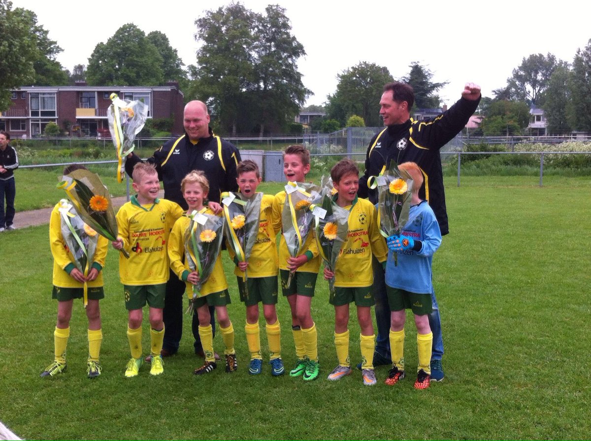 De Wâlde F1 is vanmorgen overtuigend kampioen geworden. Ze wonnen met 1-18 tegen LSC F6. Gefeliciteerd!