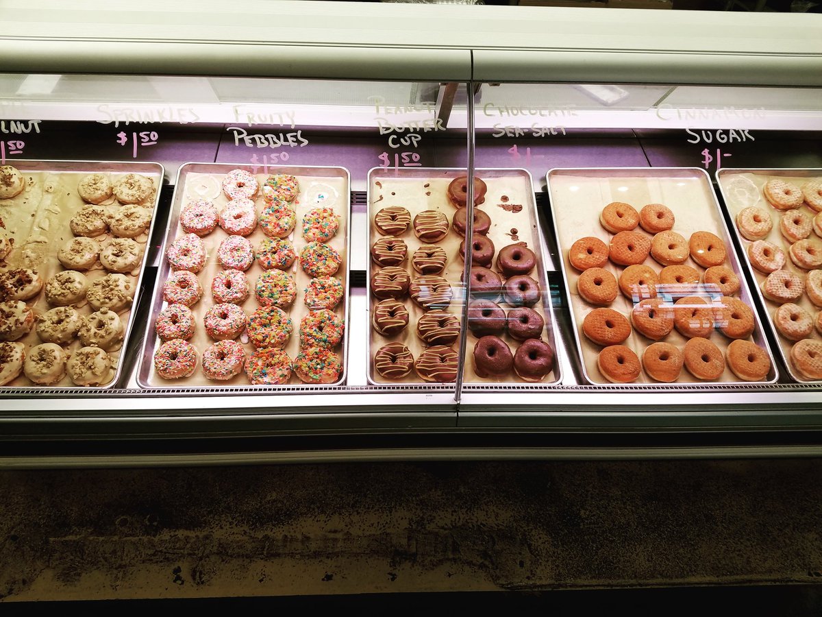 CrudeBitters's tweet photo. If you're not eating @ManhattanNc donuts, I feel bad for you. #donuts #raleigh #dtr #bestintown https://t.co/SNMJEOx5b4