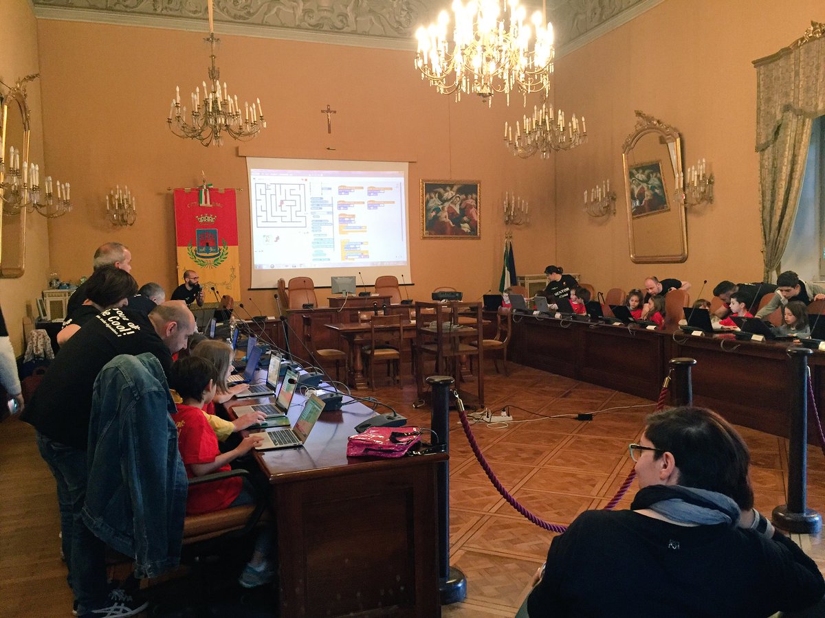 coderdojoosimo's tweet image. Giochiamo!Labirinti con #Scratch #coderdojo #comunediosimo