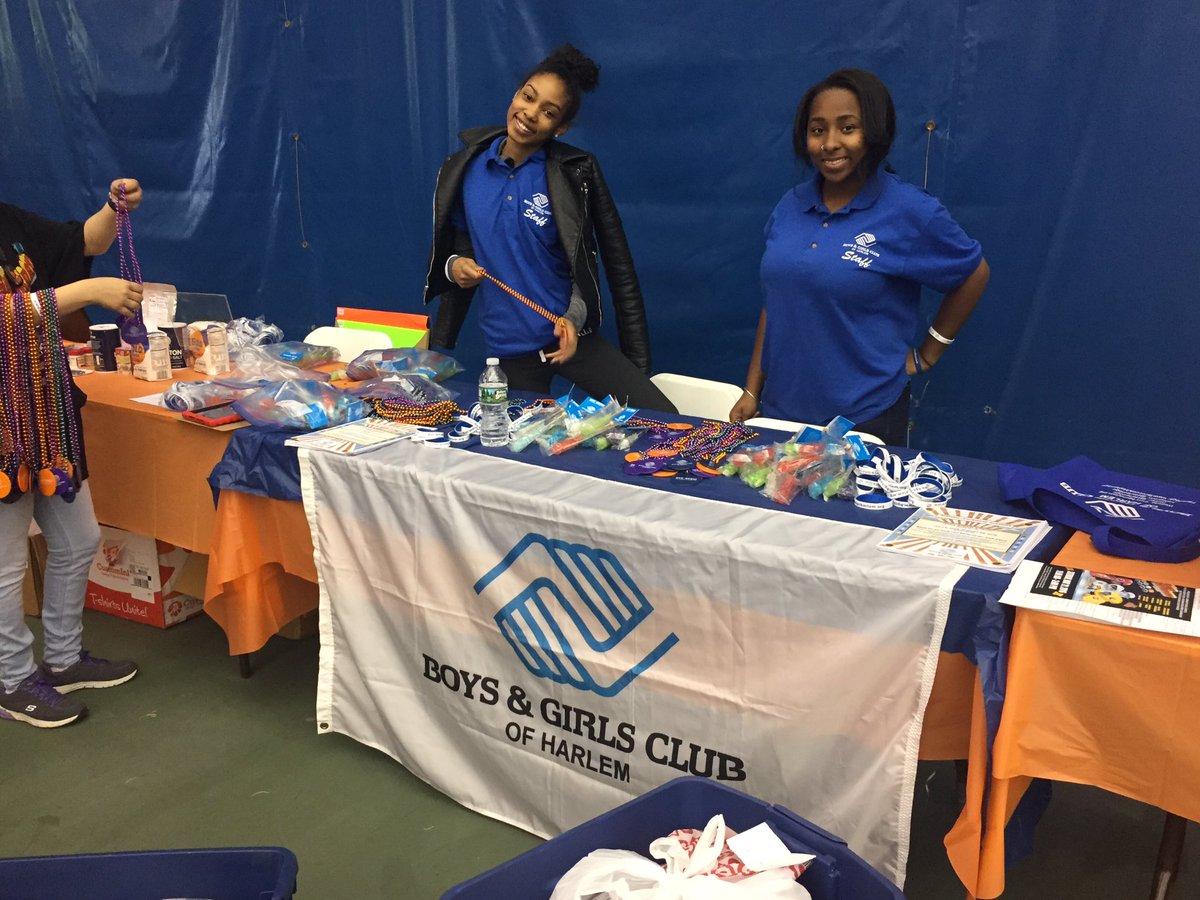 Candies__Land's tweet photo. Yasmeen &amp; Jesika are setting up our giveaway table! @HarlemBGC #BGCHRockingSTEM #SuperSaturdayNYC #GreatFutures https://t.co/urLDDW1NG1