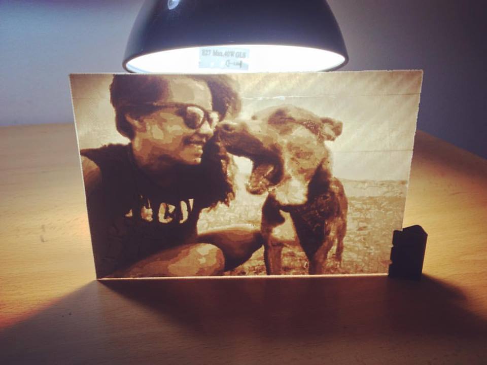 bmimagining's tweet photo. Mais uma mulher bonita @Catarinamzf o seu baby boy que gosta da #bmimagining #lithophanes #beutifulgirls #lovedogs https://t.co/tugNODpBbT