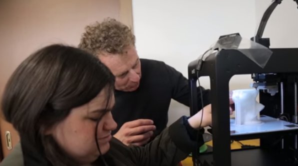 Blind Girlfriend Wants to See Her Love as  a Youth: <a href="/Zortrax_3D/">Zortrax</a> Makes #3DPrinted Sculpture
3dprint.com/135218/zortrax…