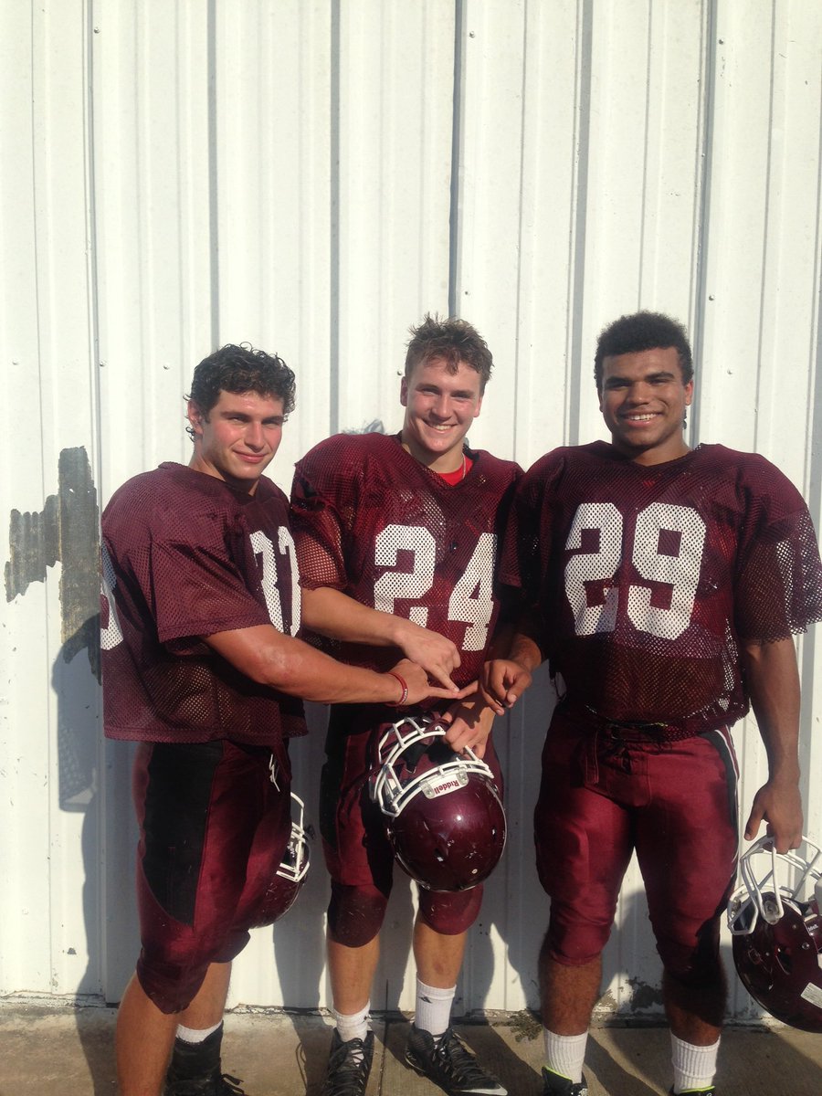 wendyhigs's tweet photo. I ❤️ these DB's!! 🐾🏈 #BFND #cyfairfootball #SpringGame @Dylan_Higgins29 @zacharyjnelson @KyleCervenka https://t.co/lzHqlJAbiC