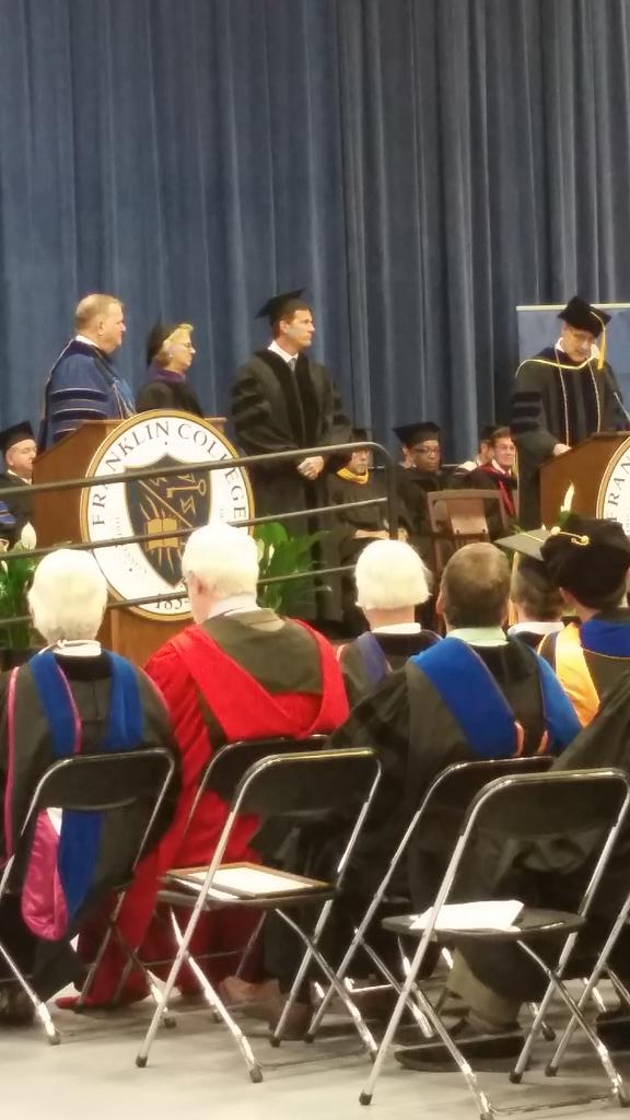 erin_not_amber's tweet photo. Franklin native and @UCLA Men's Basketball head coach, Steve Alford. #GrizzGrad https://t.co/dH8skwlWLZ
