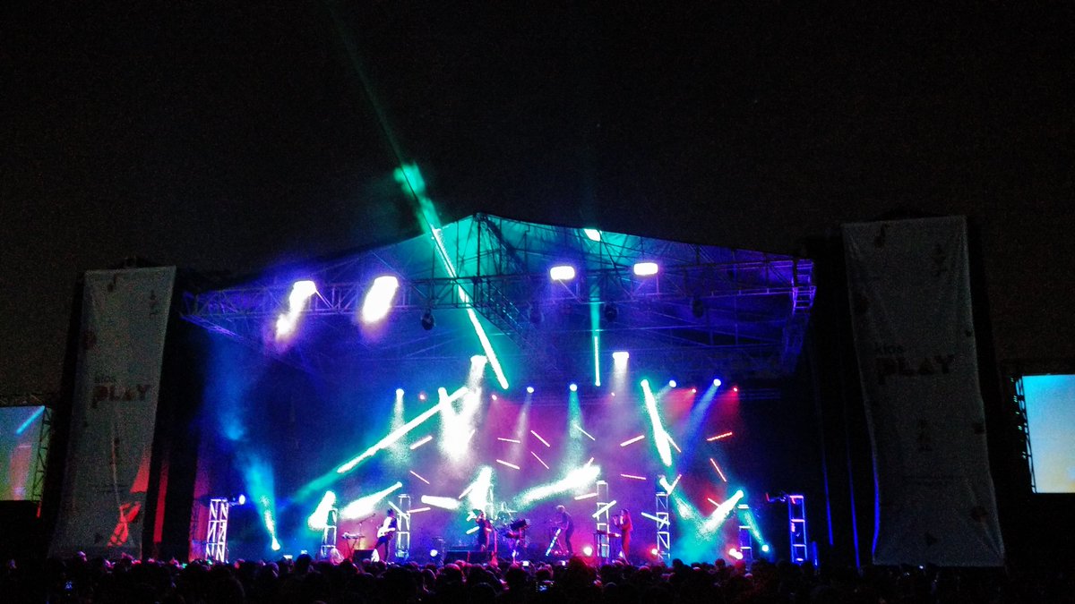 merchmaniacs's tweet image. Now perform @M83 live in Lap.D Senayan ,Jakarta. Promoted by @kiosplay #M83JKT #MMLivetweet