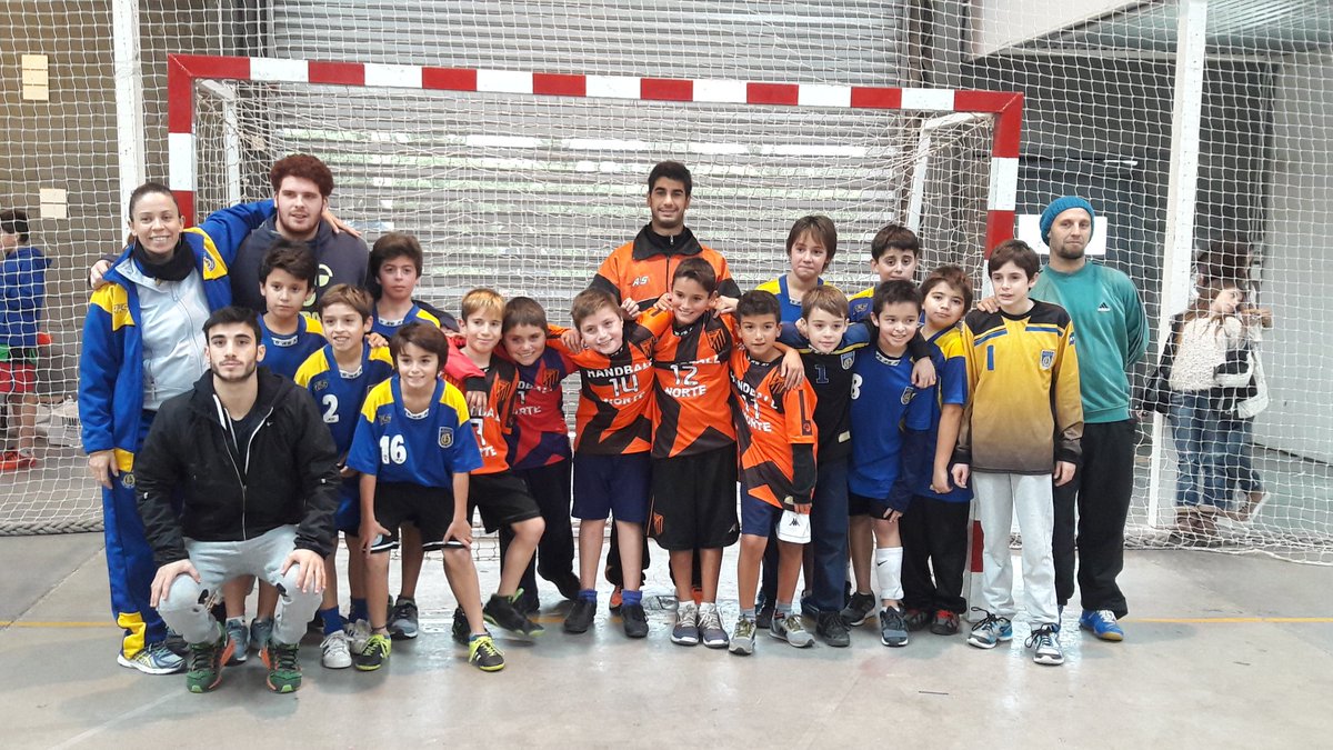 asabaloficial's tweet photo. #EncuentroLocoGarcia Tercer partido: @HandballNorteMD 9-4 Acha B https://t.co/k5FCaReGzH