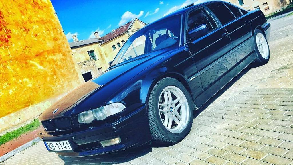 InstaDpils's tweet photo. no ilyas_fich - Кукуйопта 🤓 #summer #bmw #bmwgram #e38 #mparallel #daugavpils #latvia #latbema https://t.co/wL40lOHXkm