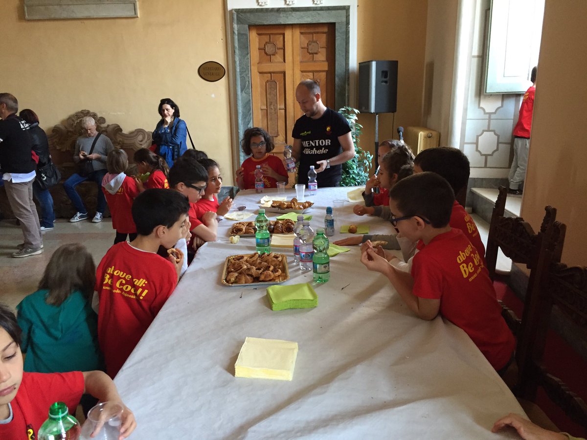 coderdojoosimo's tweet image. Alla fine l&apos;immancabile merenda 😋😋😋😋#Coderdojo