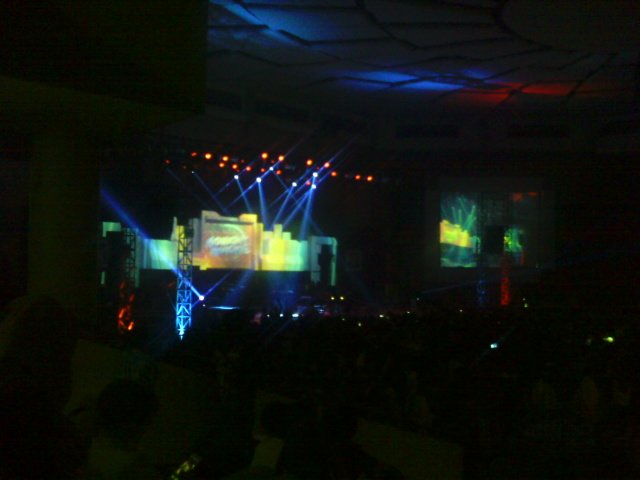 AcaraMahasiswa's tweet photo. Now @MidnightQuickie on stage! | @thenevasca2016 #NVSC2016 https://t.co/s63rb8haBA
