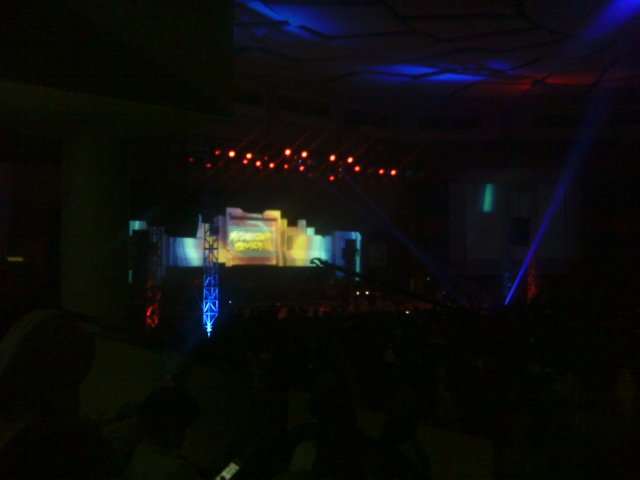 AcaraMahasiswa's tweet photo. Now @MidnightQuickie on stage! | @thenevasca2016 #NVSC2016 https://t.co/s63rb8haBA
