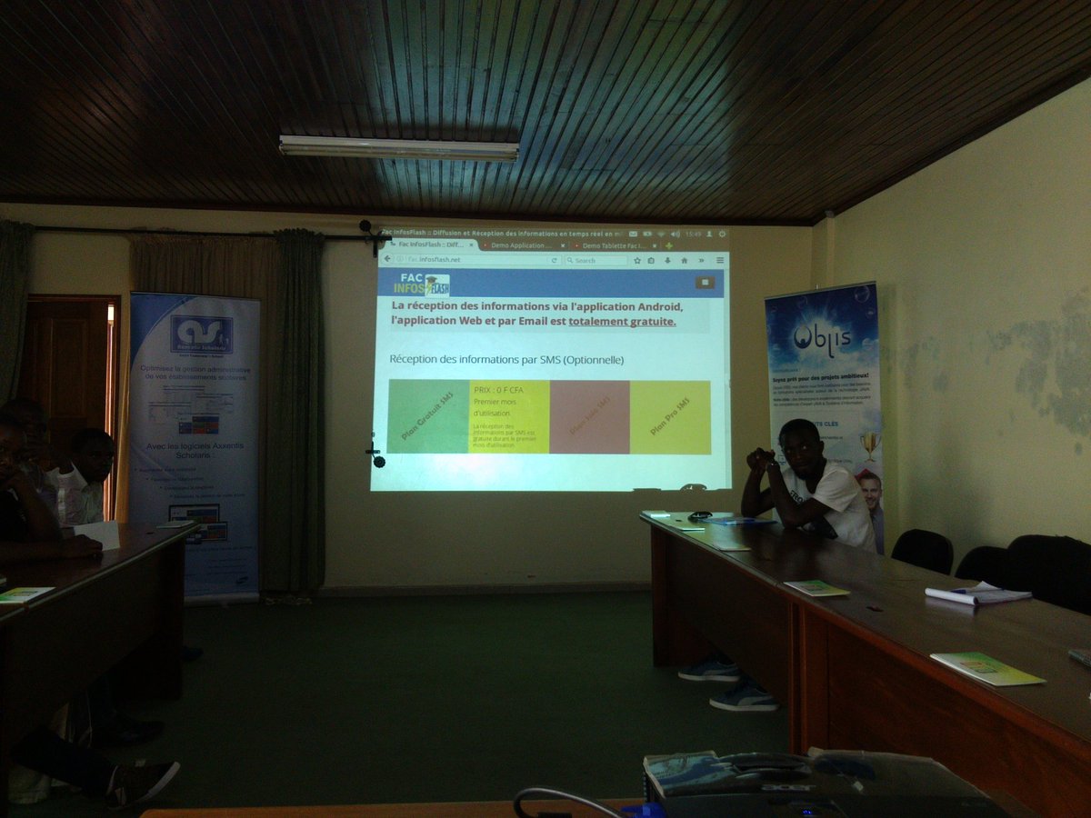 GDGYaounde's tweet photo. .@fouomene nous présente Fac Infos flash https://t.co/PQ50HHTAHS qui permet de notifier les étudiants
#YdeTechMeetup https://t.co/QHmclUc7vr