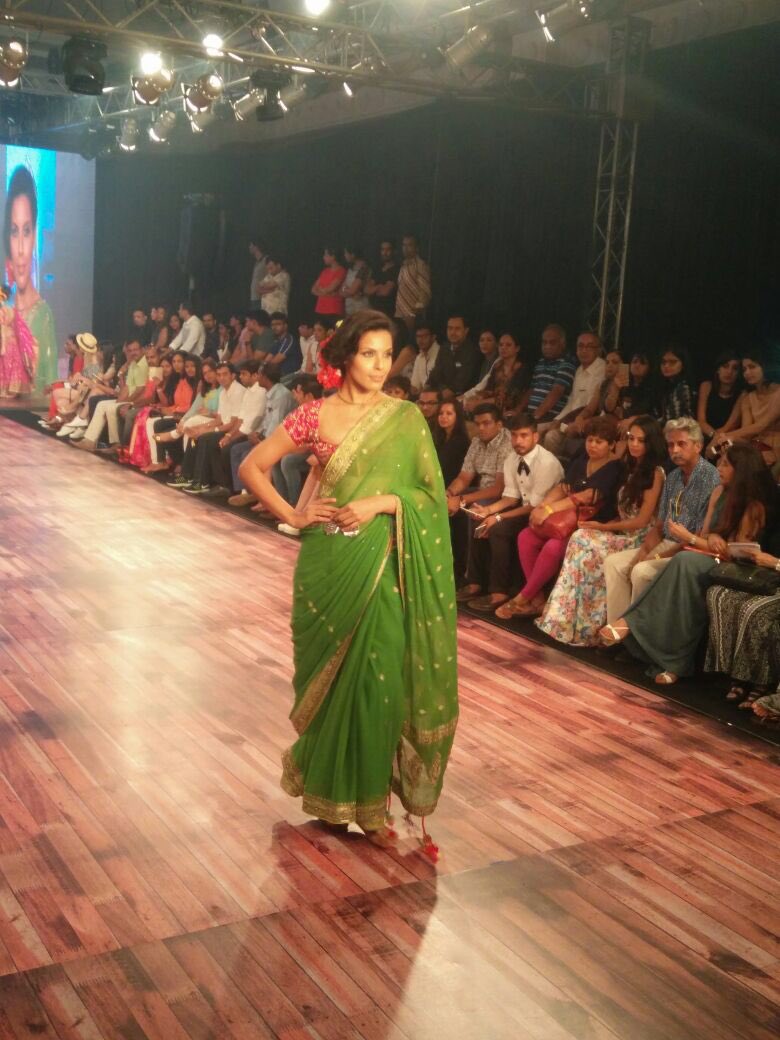 pinkvilla's tweet photo. #IBFW2016 And its traditional all the way for Anupama Dayal at #IndiaBeachFashionWeek https://t.co/tA4JrCDCVM