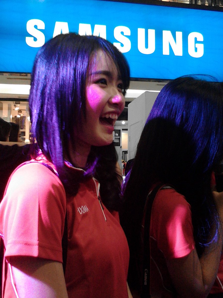 tadi aku Liat cece <a href="/SweetTataChiBi/">Redita Mutiara</a> depan muka ku bener , hehe .... cc:@OfficialTatanic #CanonCherrybellediPalembang