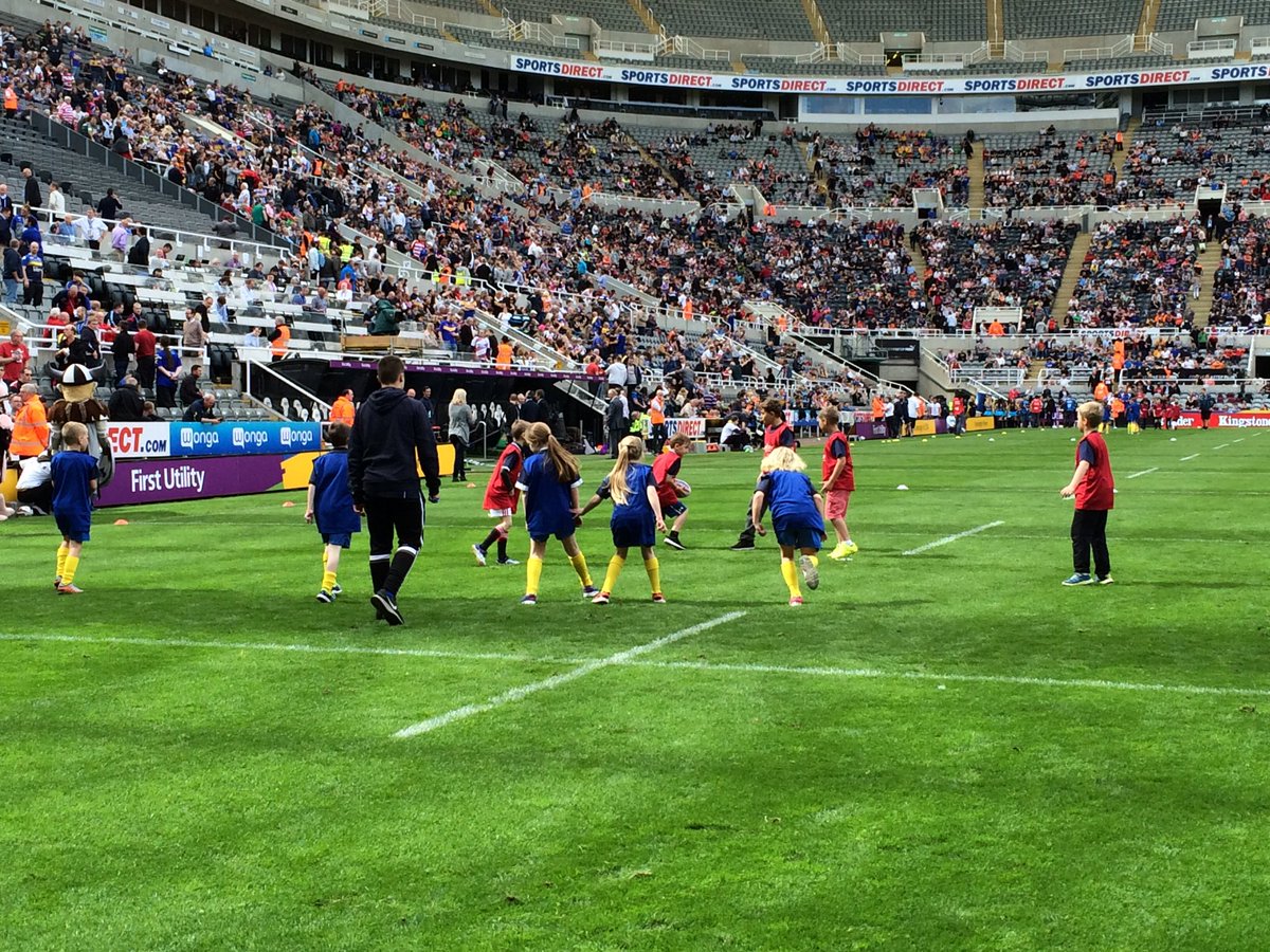 SkyTryRL's tweet photo. @WidnesRL @SalfordDevils Sky Try half time festival at Magic Weekend https://t.co/Dtq68lqTb4
