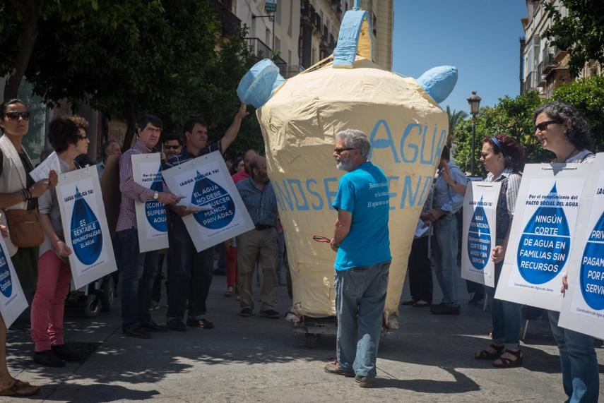 "¿Por qué hay que defender que el agua esté en manos públicas?" ow.ly/tjd0300riqX #Jerez