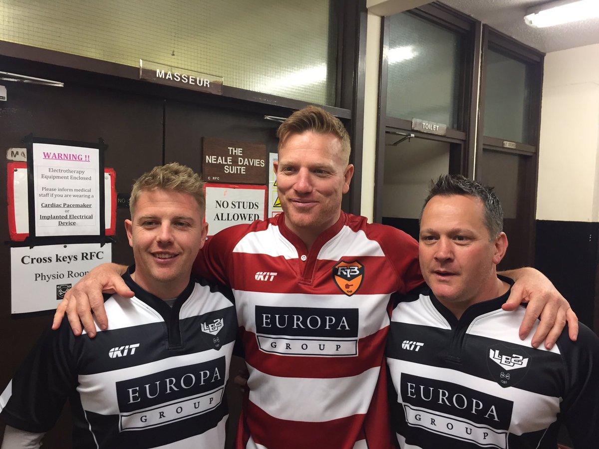 stevejabbajones's tweet photo. What a pleasure to set foot on the pitch again with these lot thanks @burns_lloyd and @rhys_thomas3 #whenisthenext1 https://t.co/XgDMkytixG