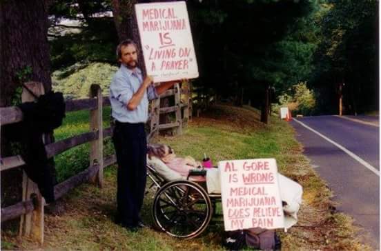 inpsychedelia's tweet photo. This picture speaks volumes. #cannabis #cmmnj #jimmiller #amazingpeople #algore #medicalmarijuana #livingonaprayer https://t.co/Md1OdcafLy