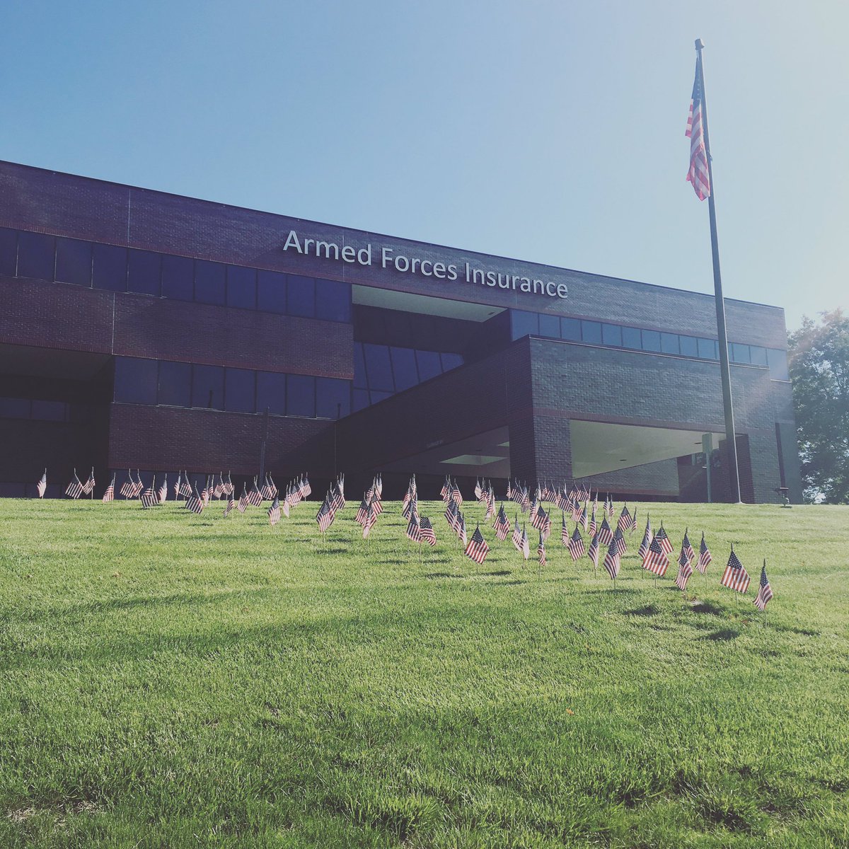 ArmedForcesIns's tweet photo. What a beautiful day! Happy Armed Forces Day to all our troops! #nmam #armedforcesinsurance https://t.co/mlemEDMbeV