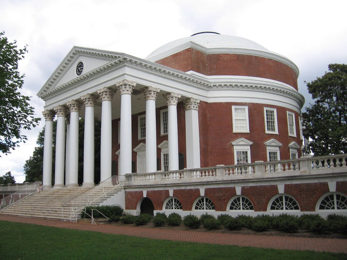 AlthoffEQ's tweet photo. Congrats to all the students who have worn the honors of Honor and graduated from @uva #UVAGrad #FinalExercises ππΆπ·β https://t.co/Gkx35jRiSZ