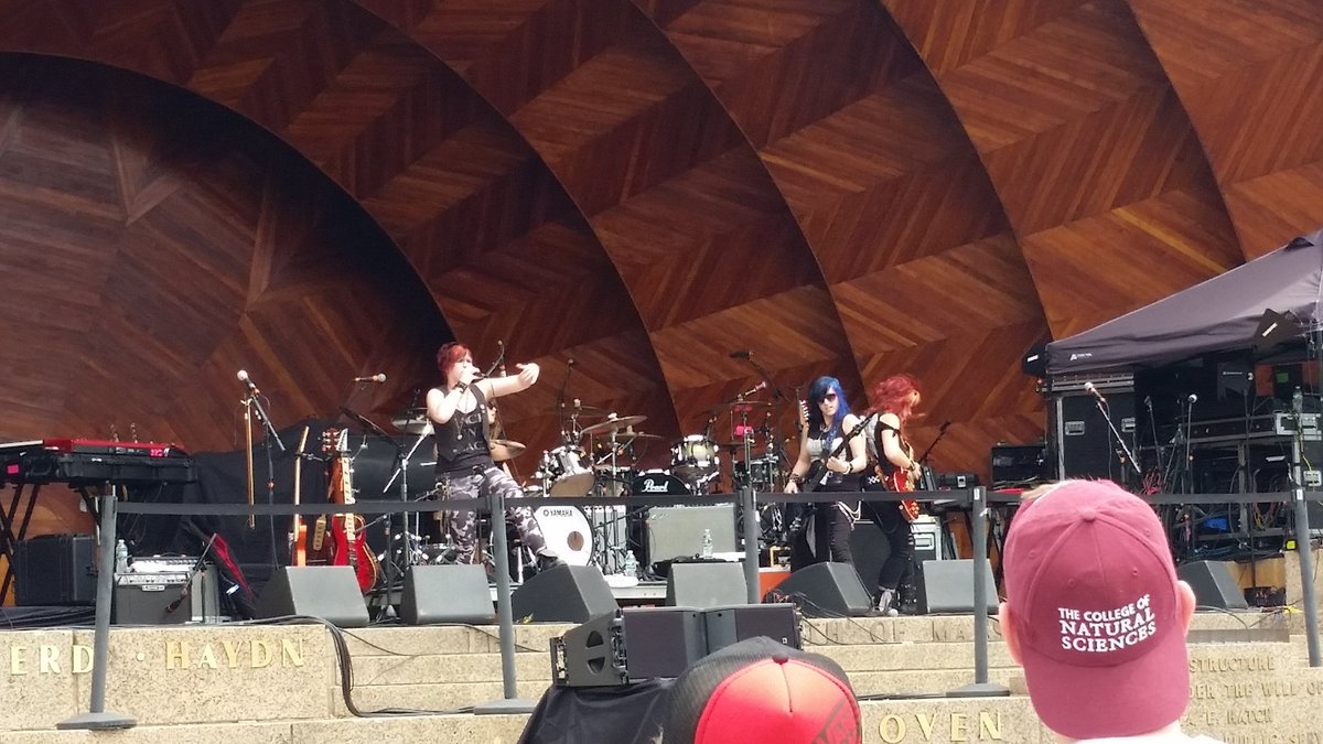 Local929's tweet image. Ladies of rock. Our Battle of the Bands winners, @Flight_of_Fire! #929Earthfest