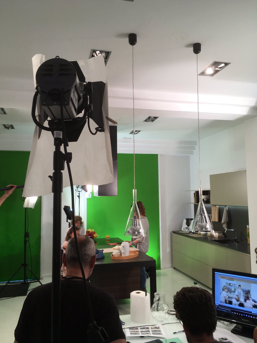 VicenteNavarro_'s tweet photo. Acción! rodando spot en nuestro showroom Dada Cucine @TssTproduccions @MolteniDada #cocinas #DadaKitchen #tvspot https://t.co/B8gpAFJrGM