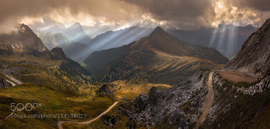 maria26915's tweet photo. https://t.co/Umf47DoRqO #sun #clouds #canon #landscapes #35mm #cinque torri https://t.co/Dt81Gl6veH