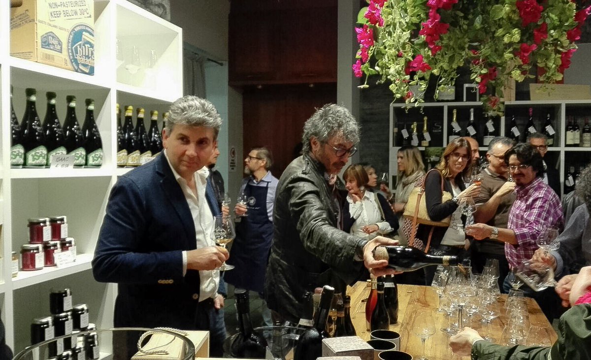 È arrivato il momento degustazione #Baladin Metodo Classico Riserva 2014 alle <a href="/TTomasella/">Tenute Tomasella</a> Salute! #teobaladin