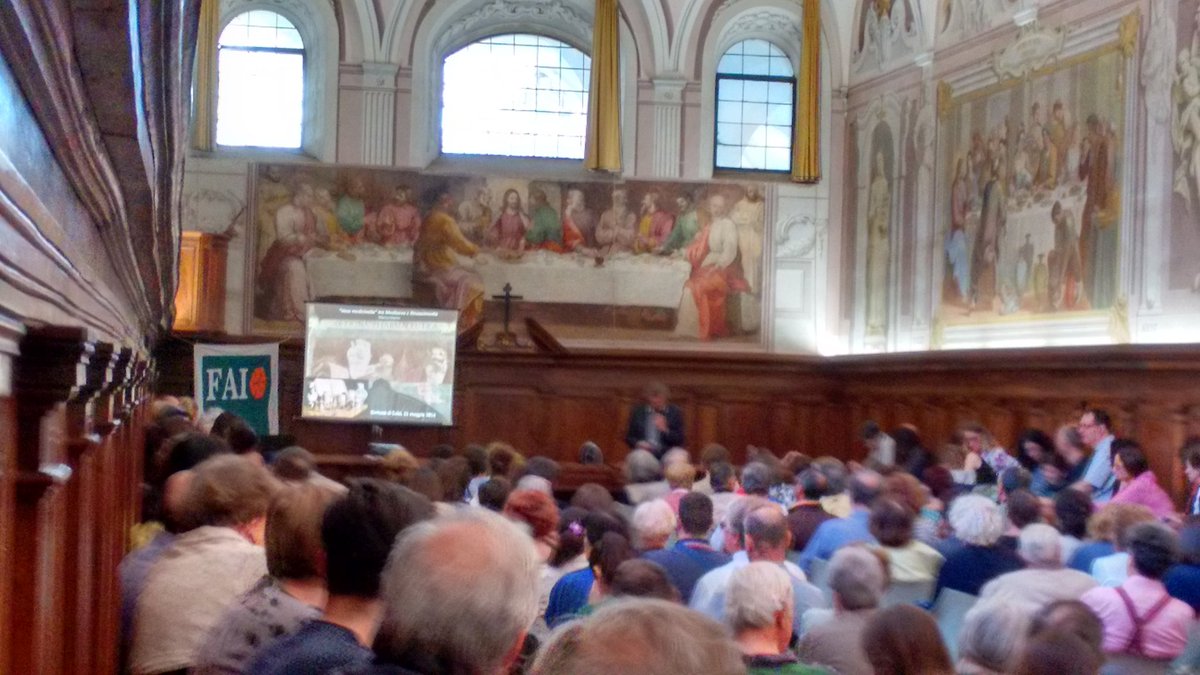 CertosaCalci's tweet photo. Ultimo intervento di M. Marini, Vasa medicinalia fra medioevo e rinascimento. Parliamo di #ceramica https://t.co/6O5dsBjzK5