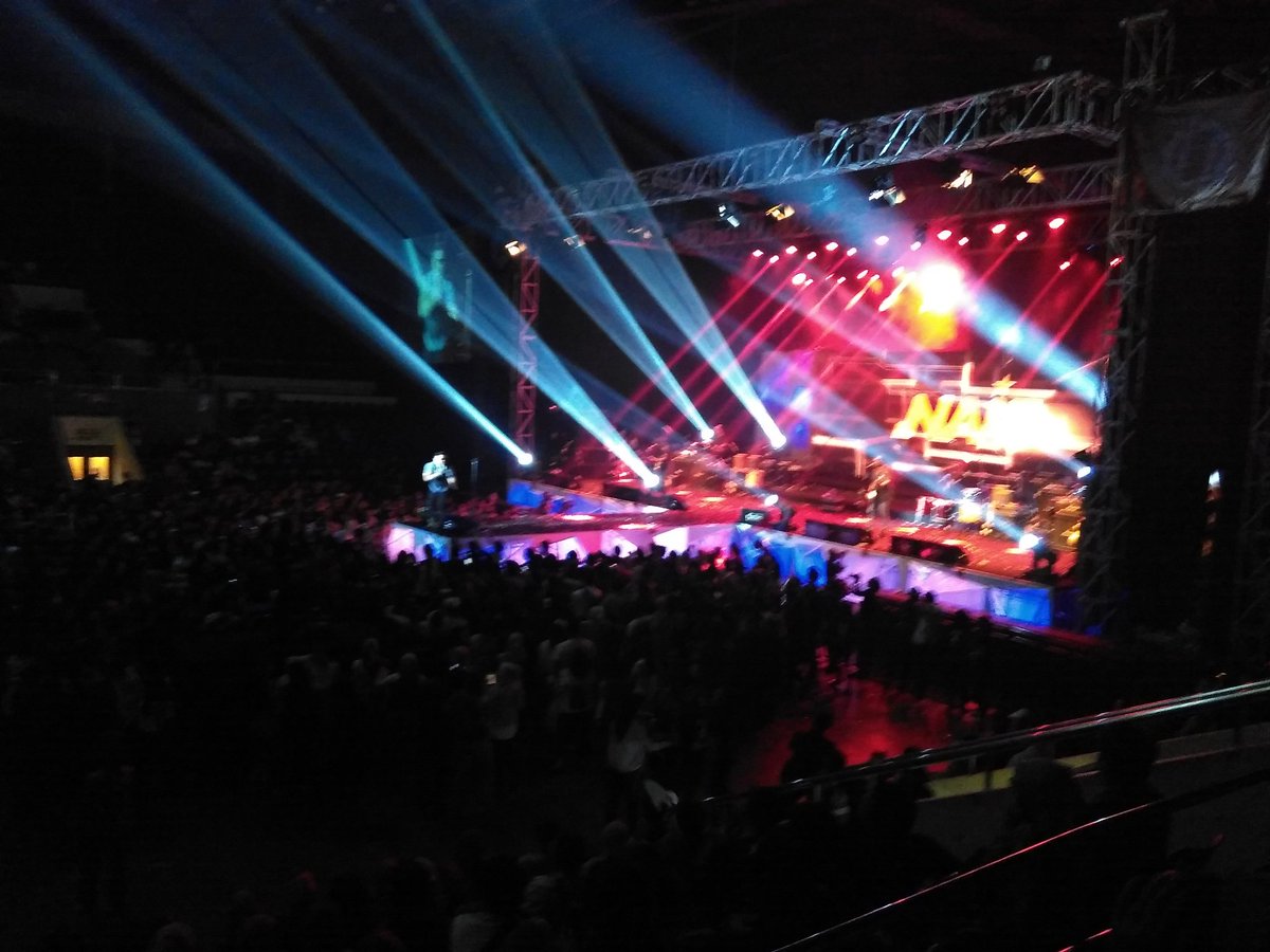 Hello! Crowd tweet media