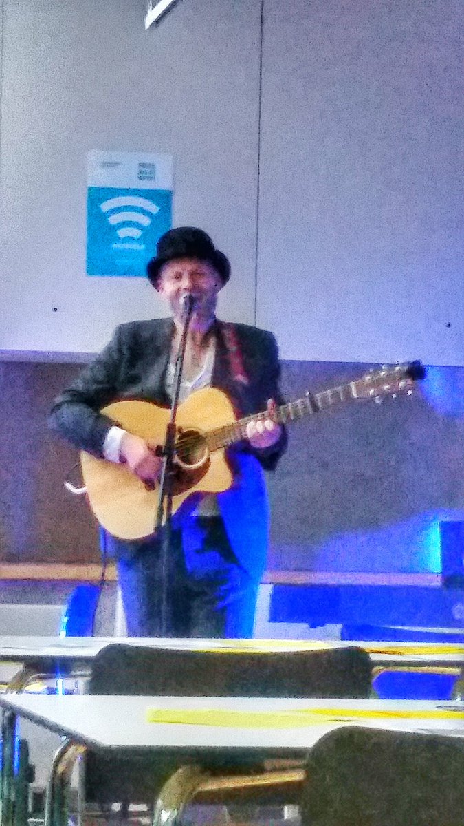 alexander_vann's tweet photo. Sights from Songwriter Sessions @WolvArtGallery last night #AlexVann #livemusic #acoustic #wolverhampton https://t.co/E5CmFXezpn